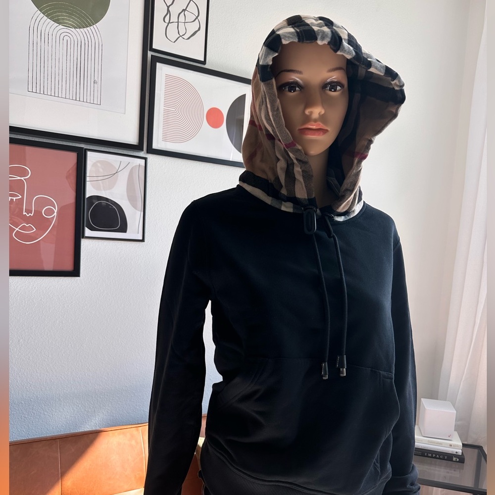 New Burberry Women black Hoodie Size Medium With Check Hood Size XXS￼